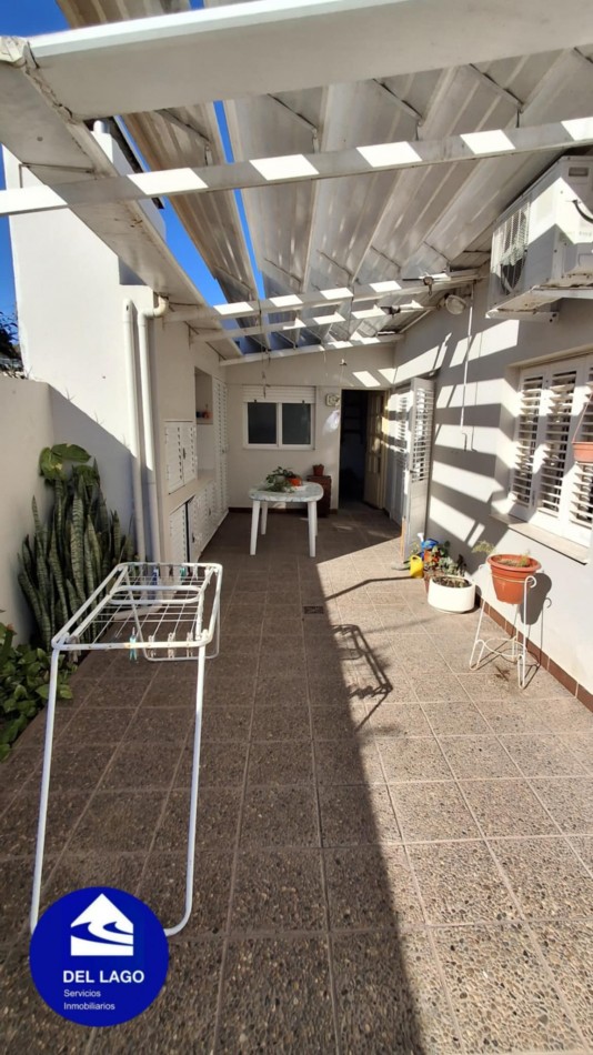 PROPIEDAD + DEPARTAMENTO CENTRICO EN VENTA